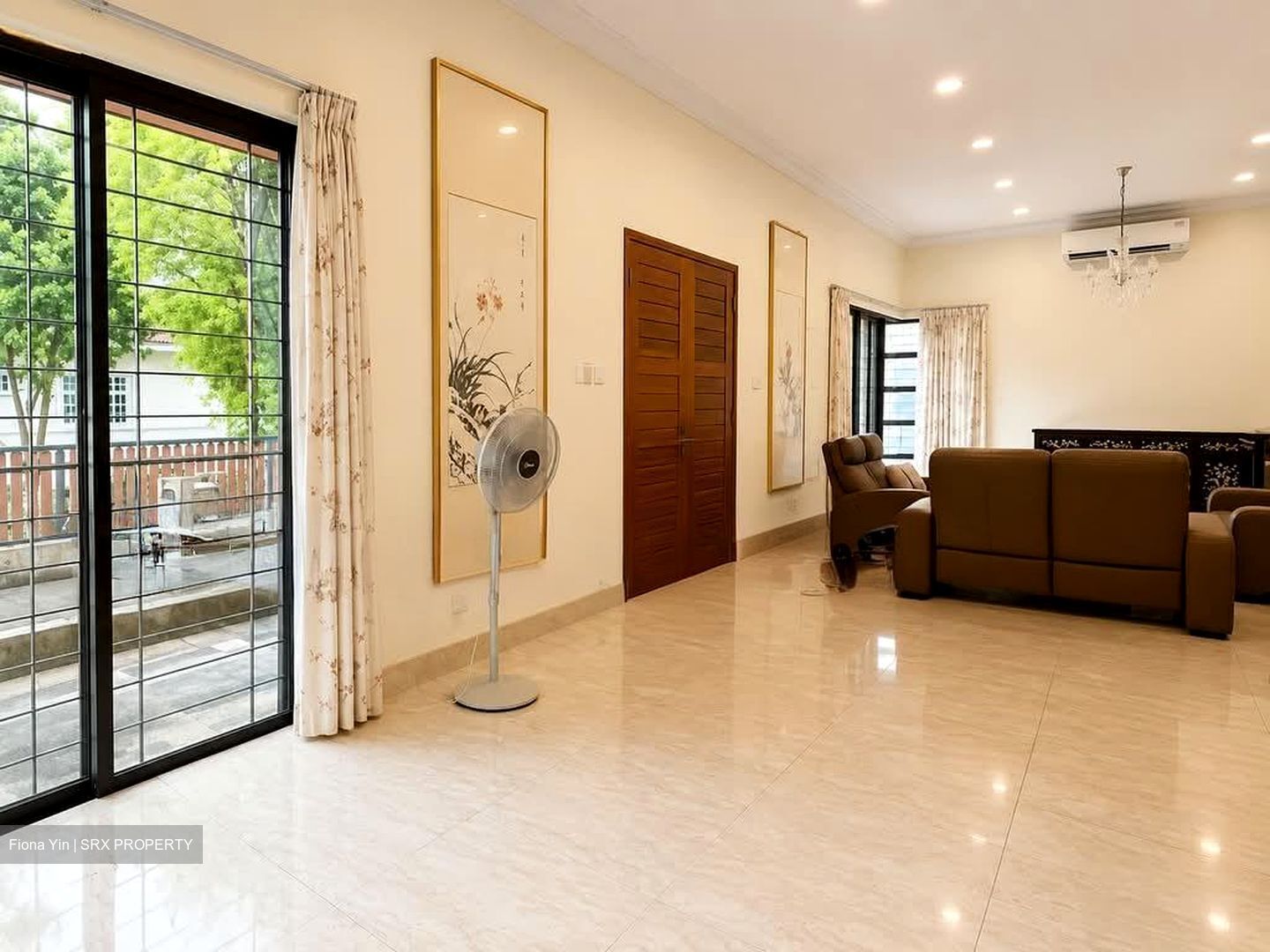 Grove Avenue (D10), Semi-Detached #560950981